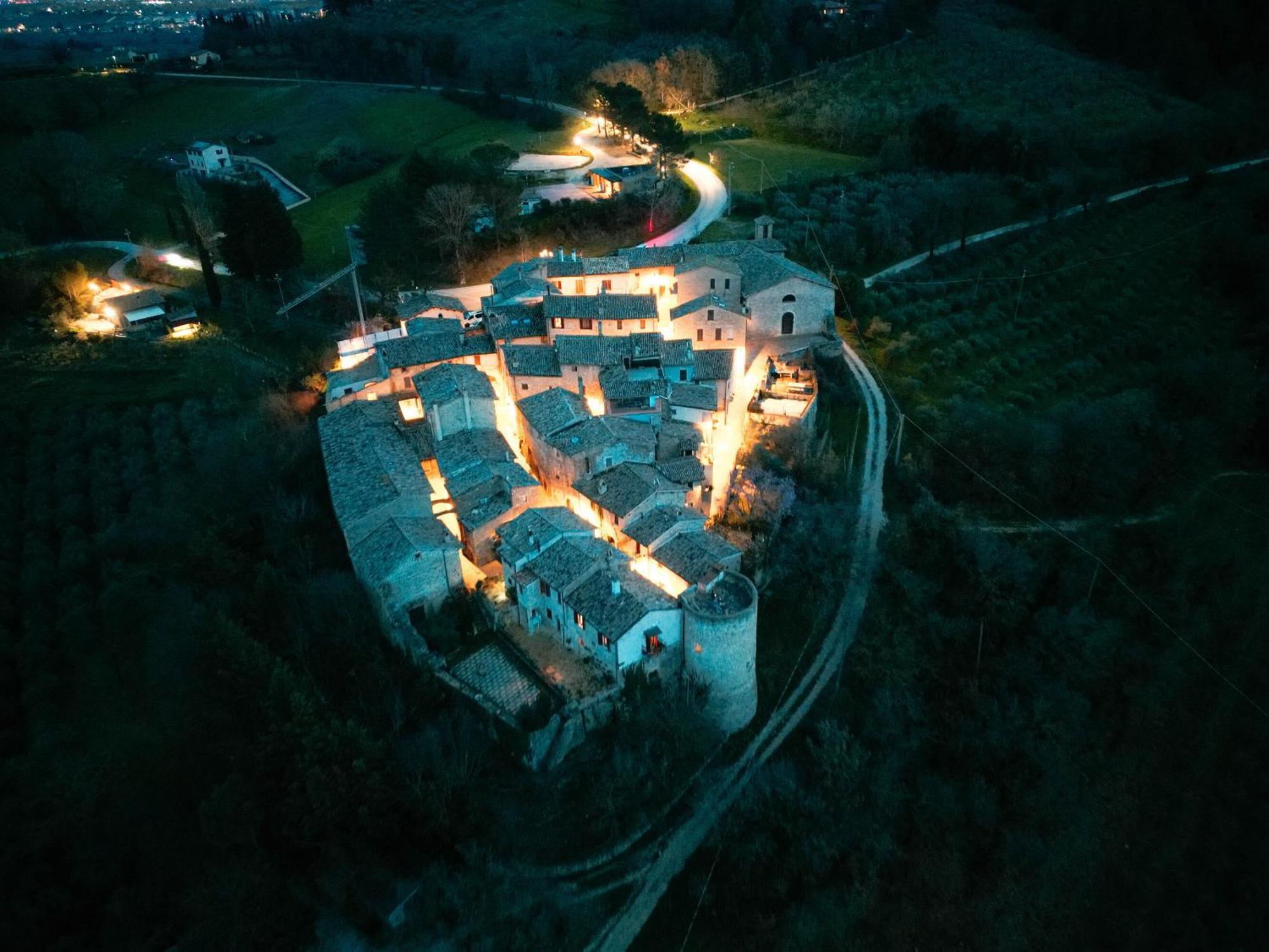 Ostello Bello Assisi 贝瓦尼亚 外观 照片